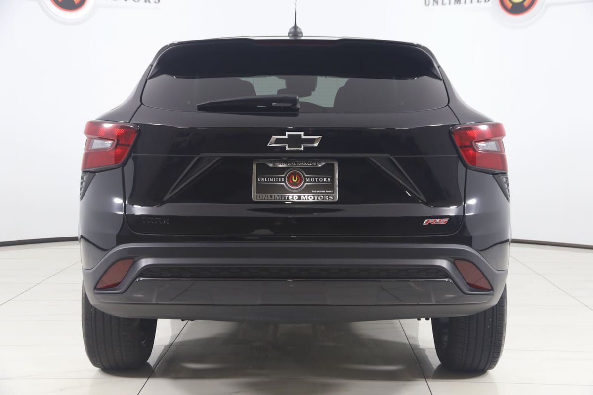 Used 2024 Chevrolet Trax RS FWD image 39