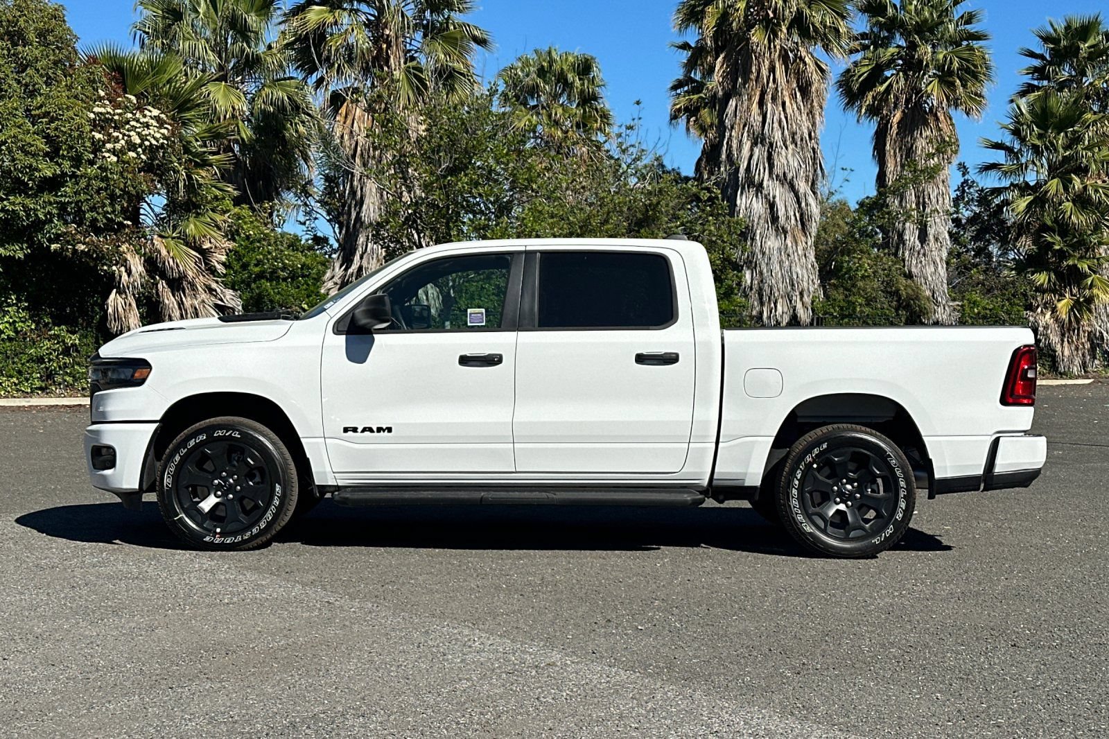 New 2026 RAM 1500 Express AWD/4WD image 6
