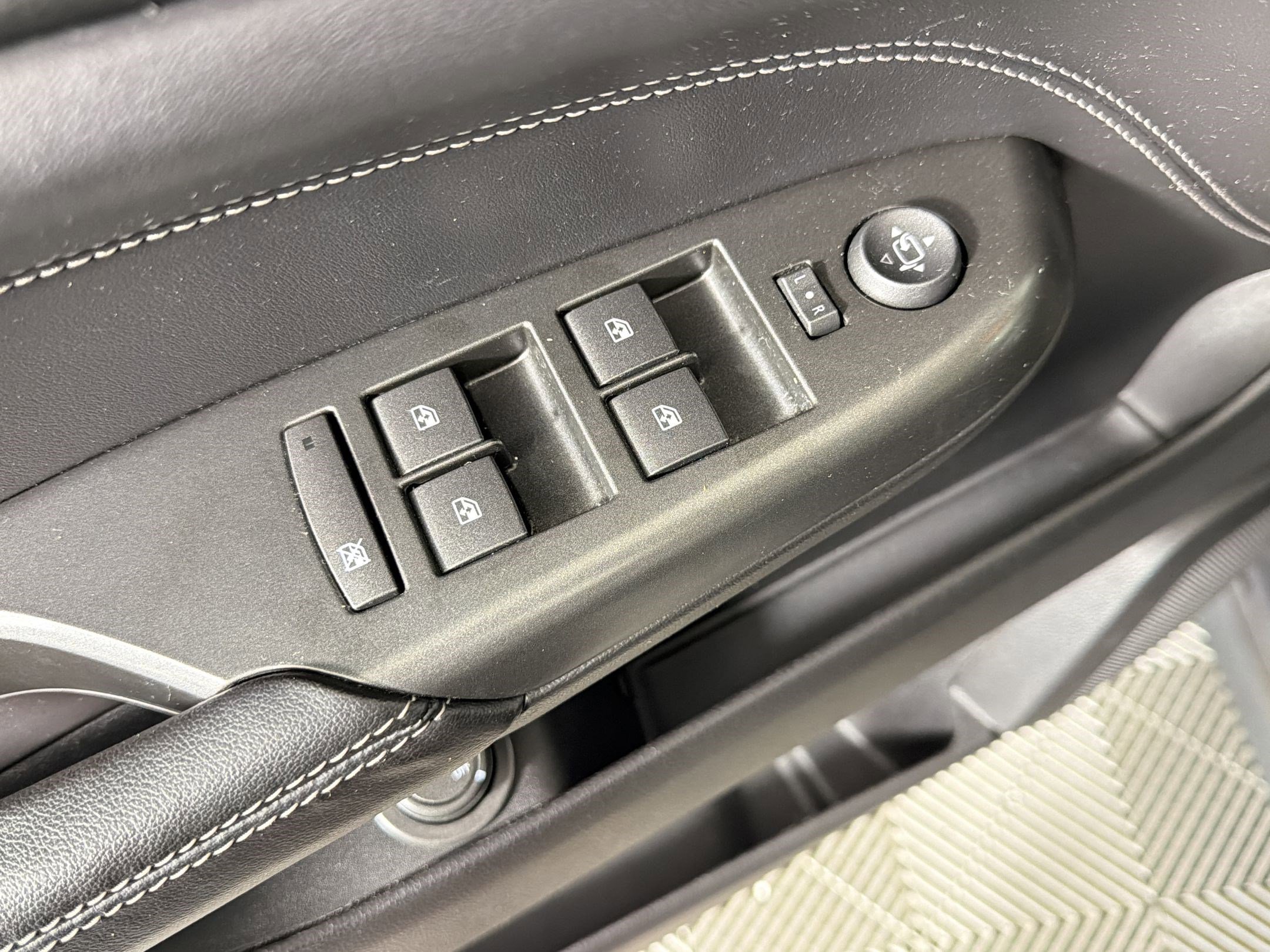 Used 2012 Cadillac SRX Luxury image 20