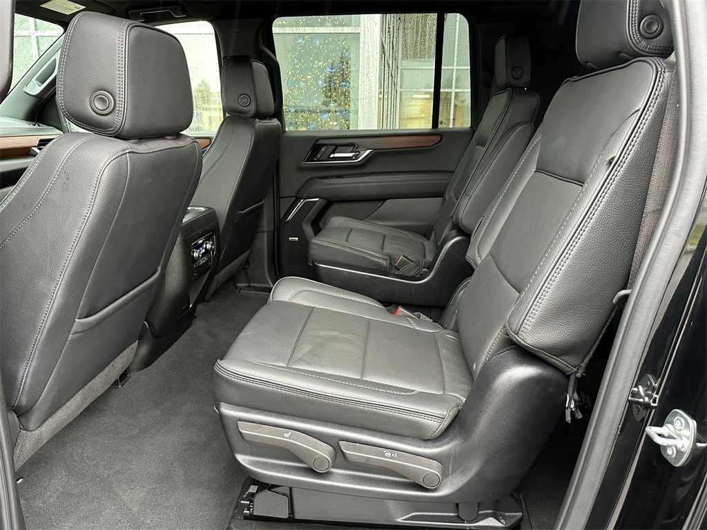 Used 2025 GMC Yukon XL Denali image 15