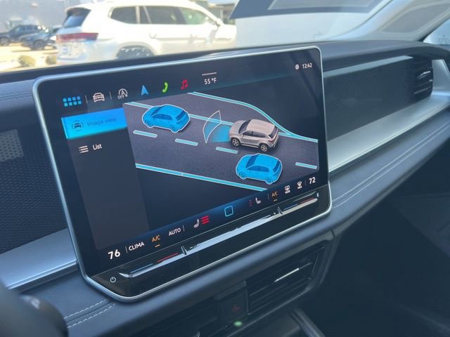 Certified 2025 Volkswagen Tiguan SE image 19