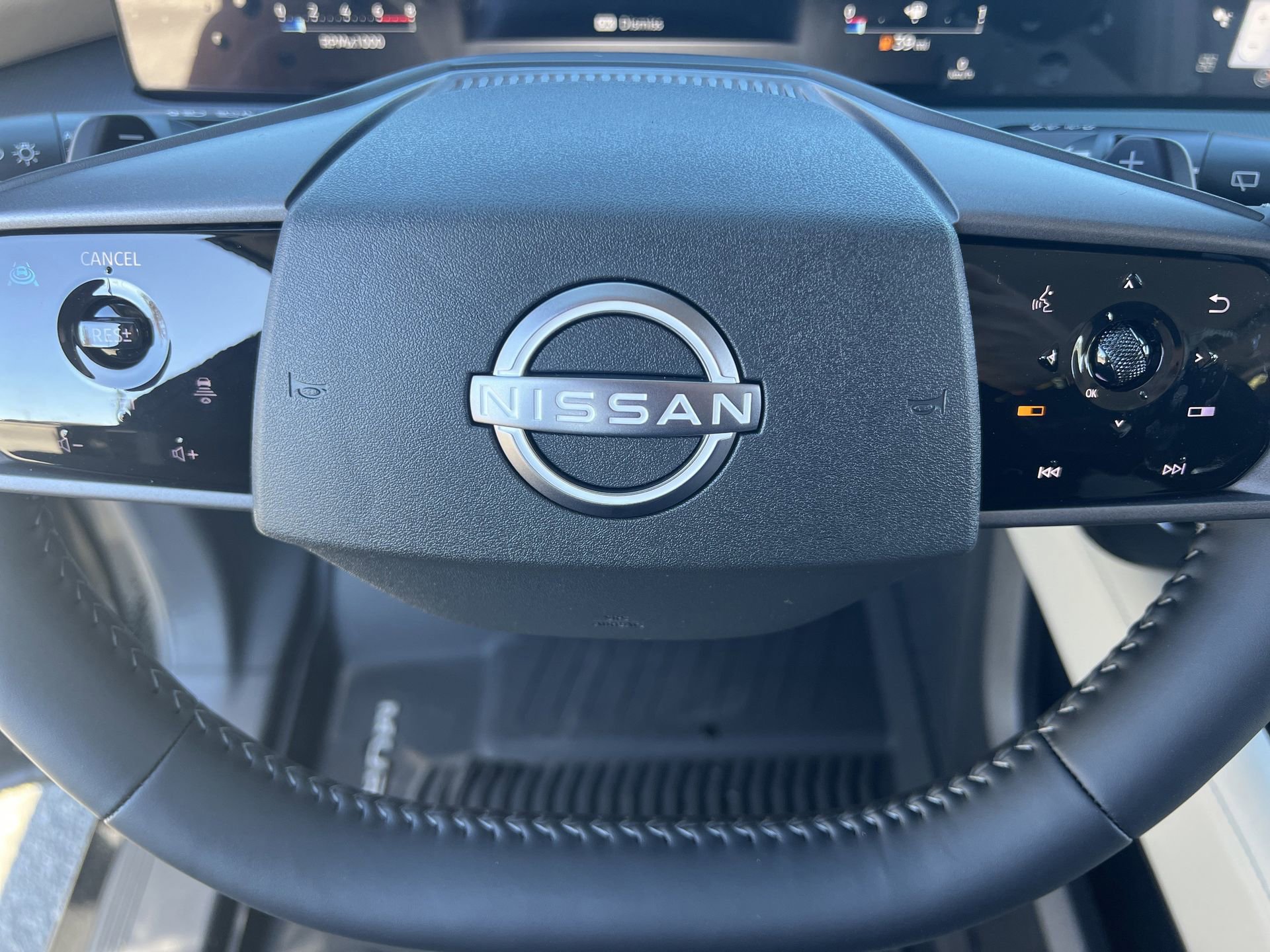 New 2026 Nissan Murano Platinum image 9