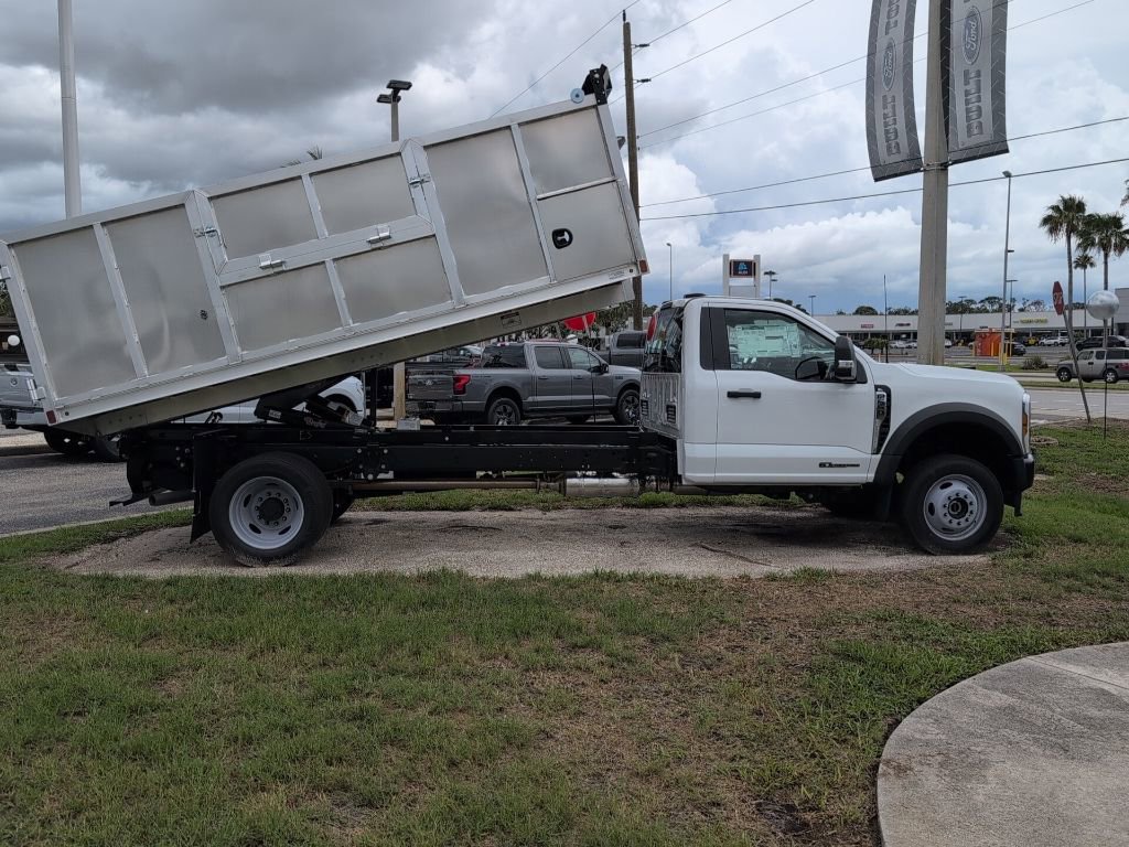 New 2025 Ford F550 4x4 Regular Cab Super Duty image 2