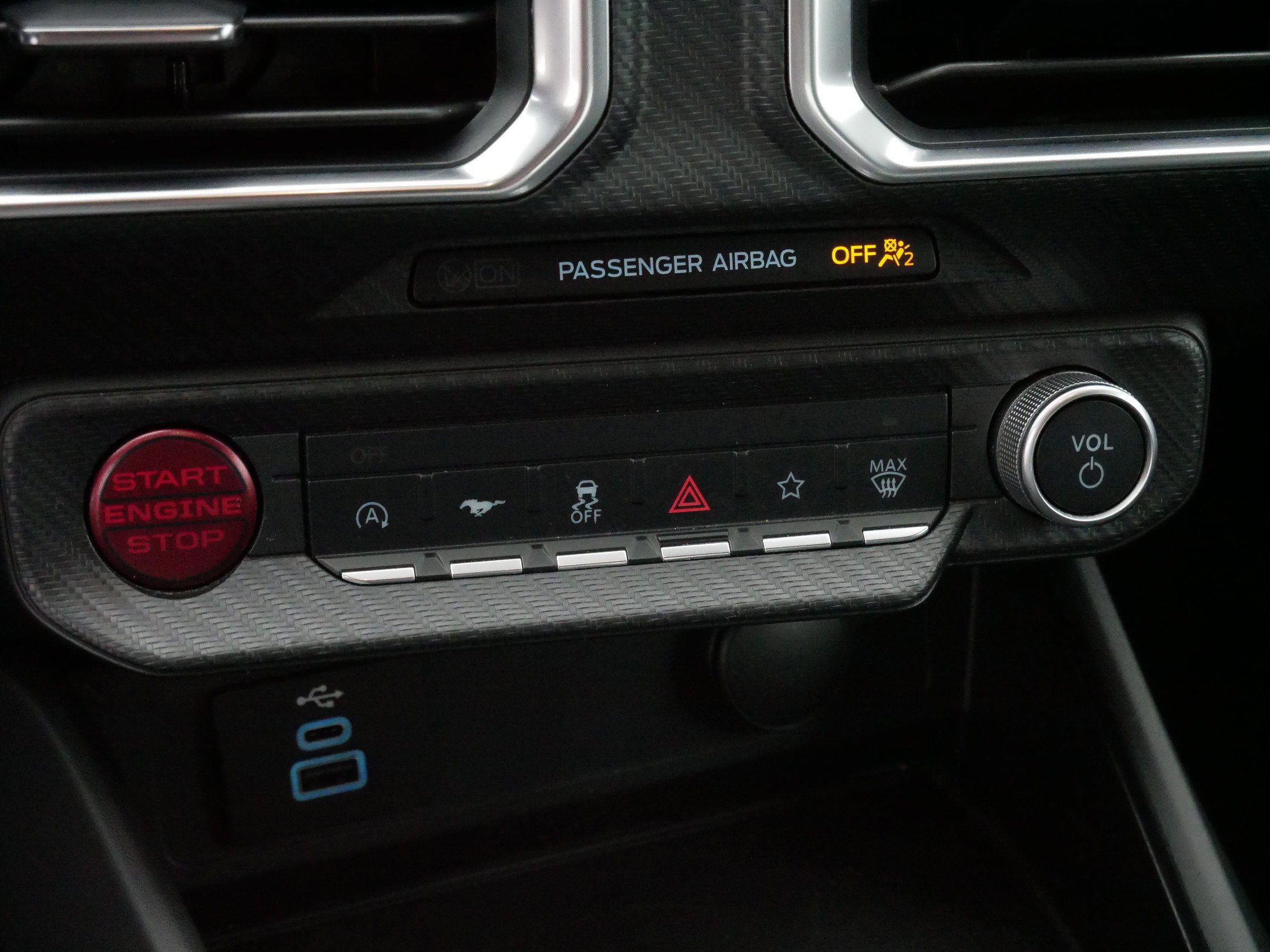 Used 2025 Ford Mustang Premium image 23