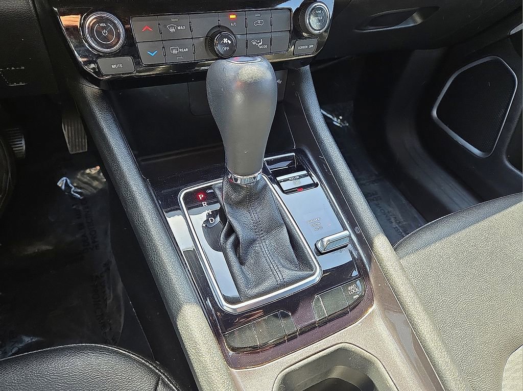 Used 2024 Jeep Compass Latitude image 30