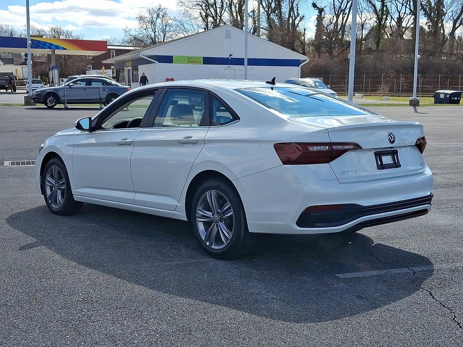 Used 2024 Volkswagen Jetta SE w/ Panoramic Sunroof Package image 5