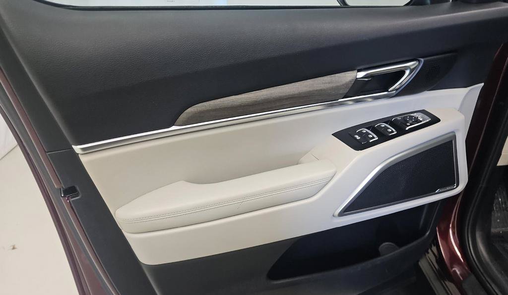 Used 2022 Kia Telluride EX w/ EX Premium Package FWD image 10