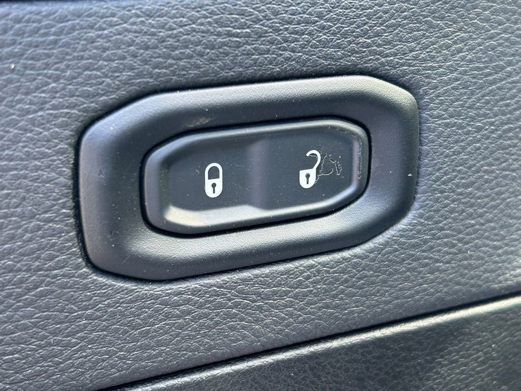 Used 2024 Jeep Gladiator Mojave w/ Safety Group image 22