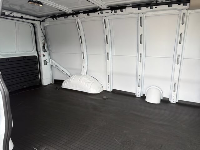 New 2026 GMC Savana 2500 w/ Driver Convenience Package RWD image 24