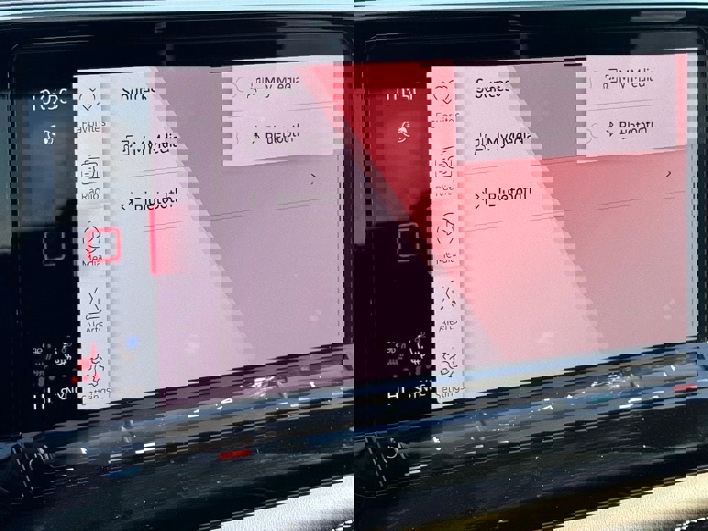 Used 2024 Volkswagen Atlas SEL image 23