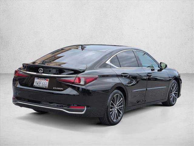 Used 2025 Lexus ES 300h w/ Premium Package FWD image 5