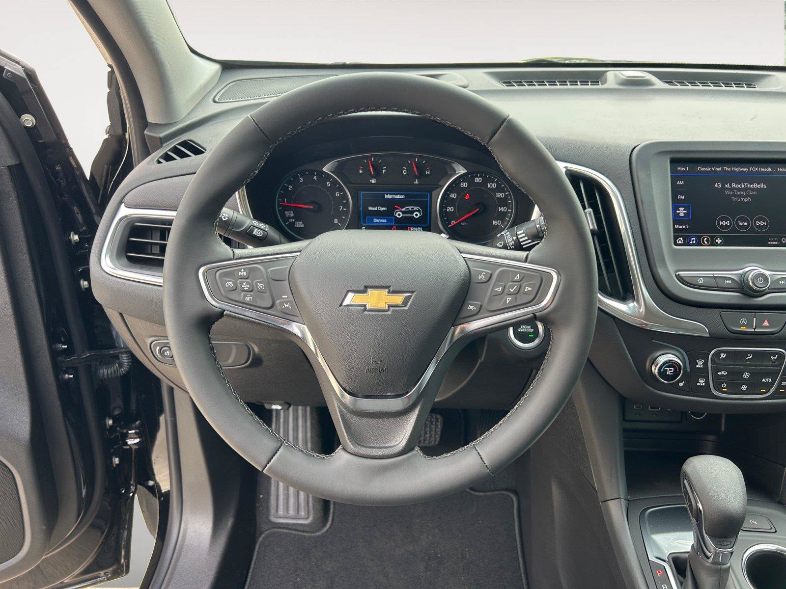 Used 2024 Chevrolet Equinox LT FWD image 13