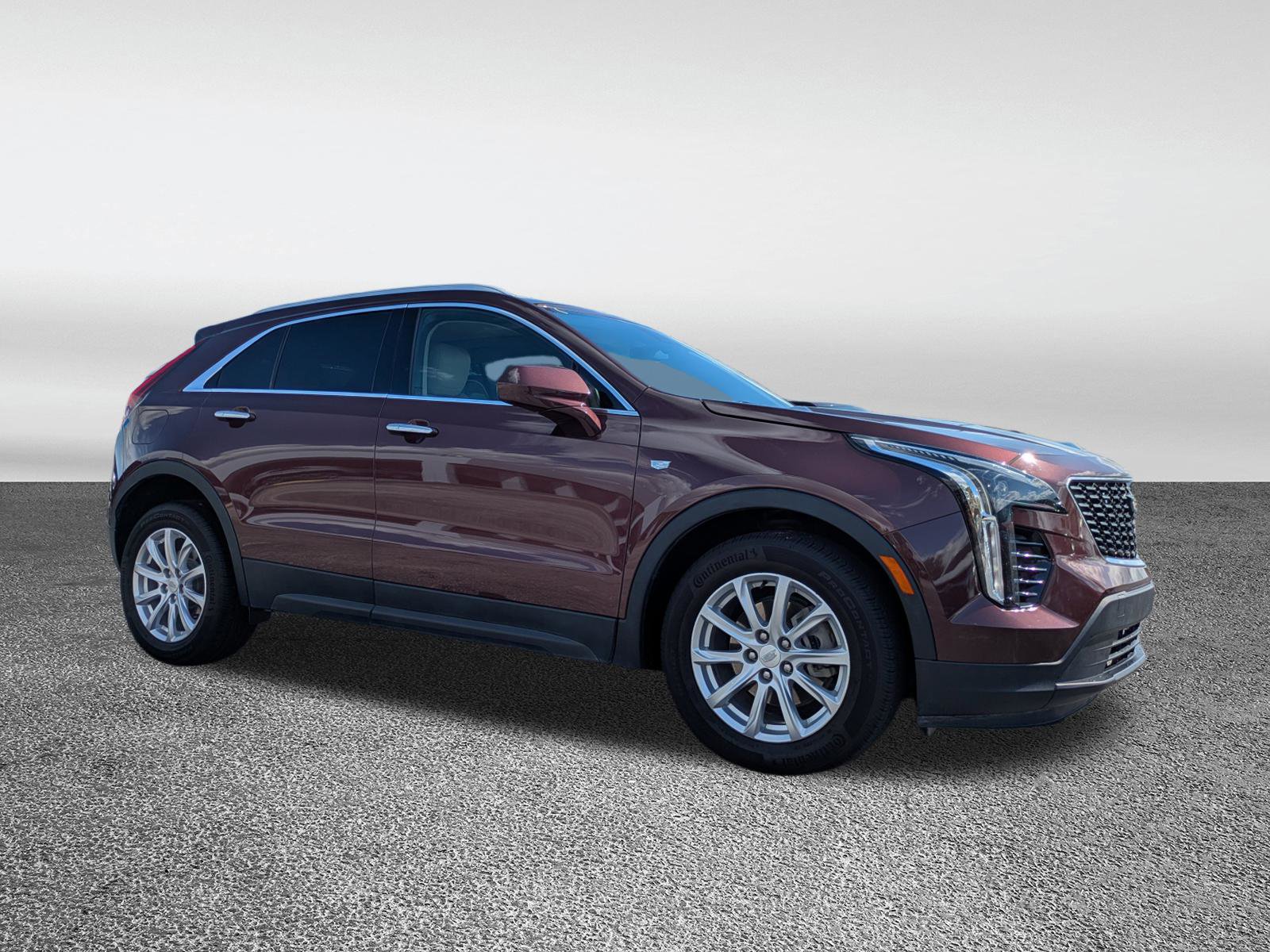 Used 2023 Cadillac XT4 Luxury w/ Cold Weather Package image 3