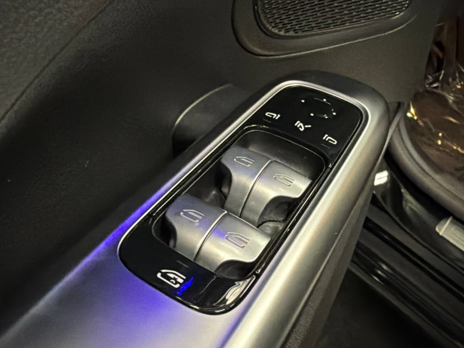 Used 2025 Mercedes-Benz C 300 Sedan image 21
