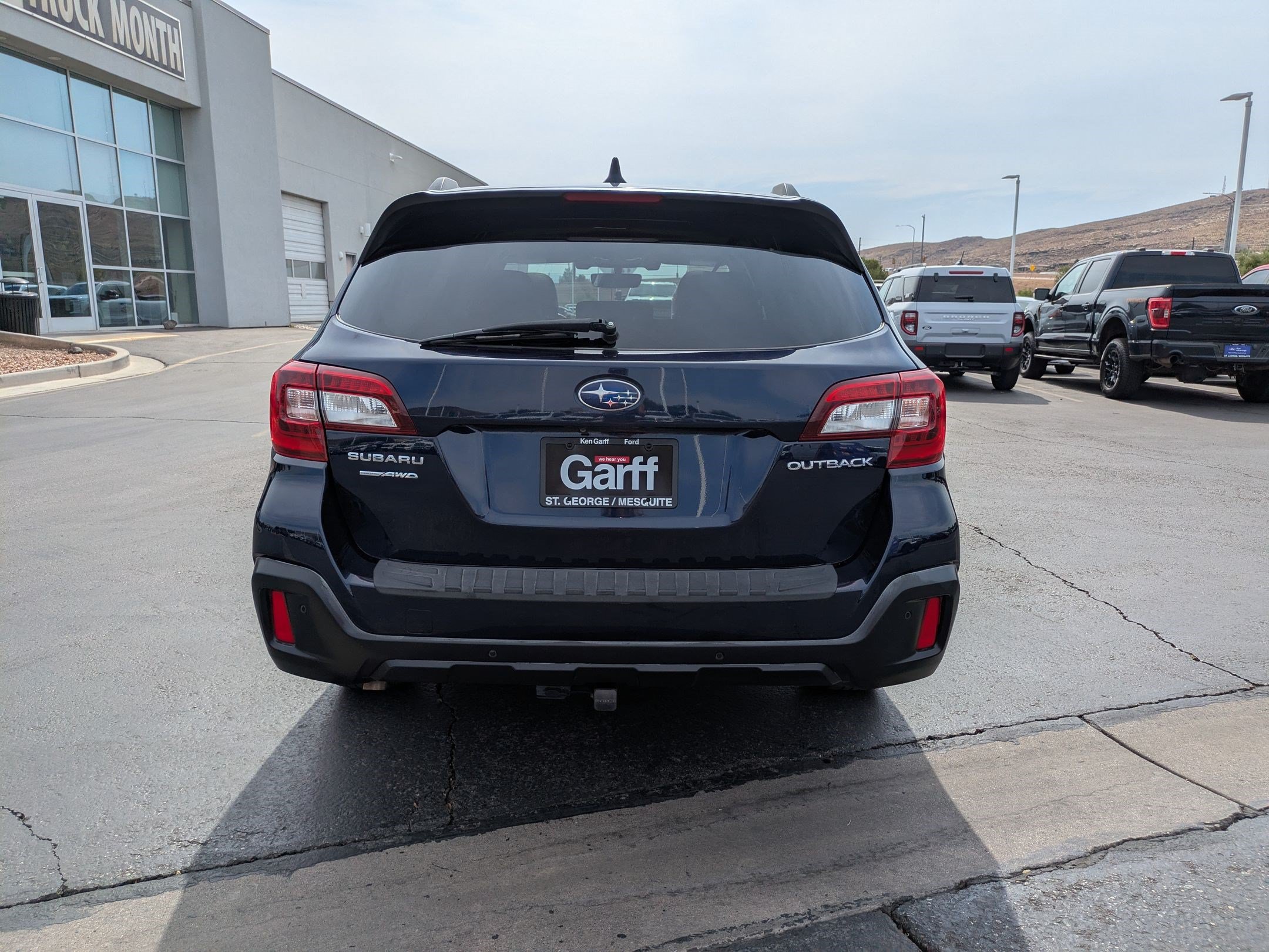 Used 2018 Subaru Outback 2.5i Touring AWD/4WD image 5