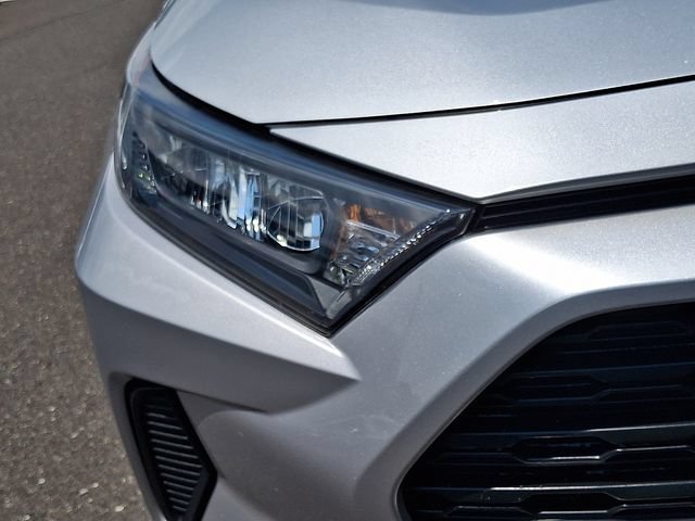 Used 2019 Toyota RAV4 LE w/ Carpet Mat Package AWD/4WD image 9
