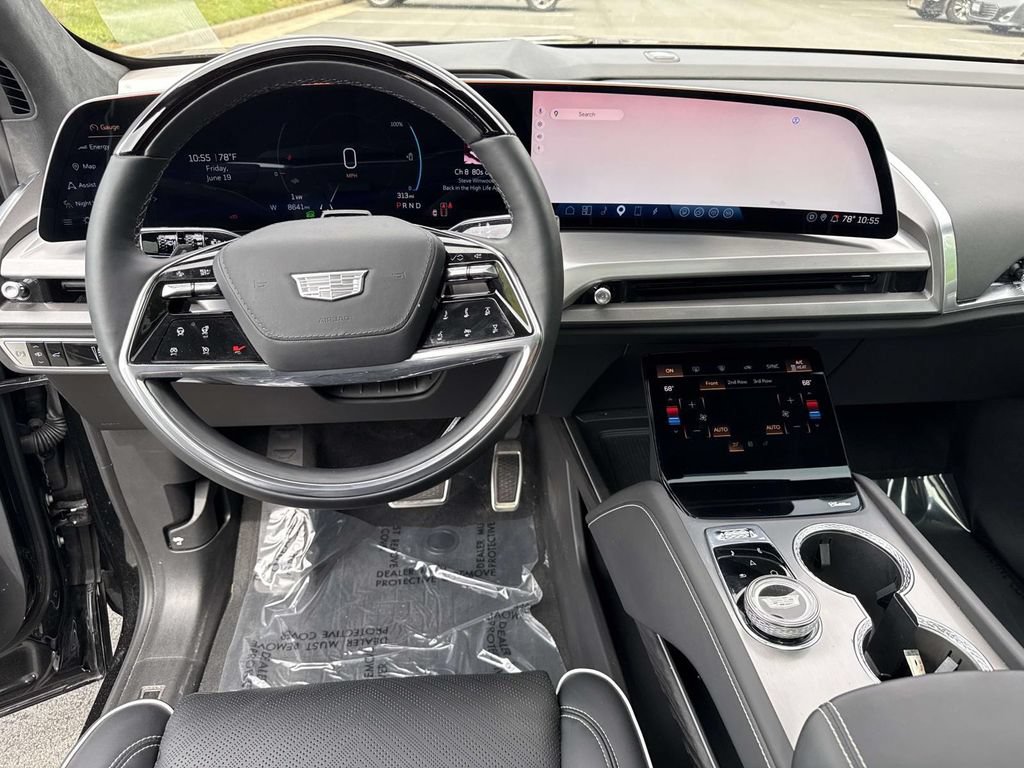 Used 2026 Cadillac Vistiq Platinum w/ LPO, Floor Liner Package AWD/4WD image 31
