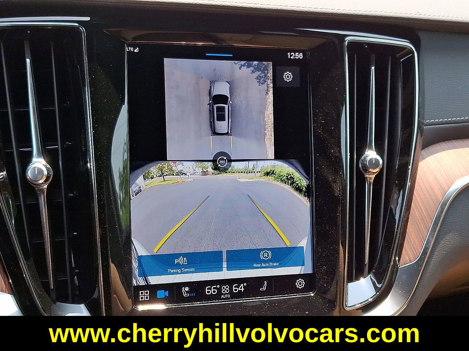 New 2025 Volvo V60 B5 Cross Country Ultra w/ Protection Package Premier image 20