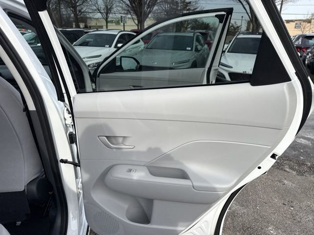 Used 2025 Hyundai Kona SEL image 33