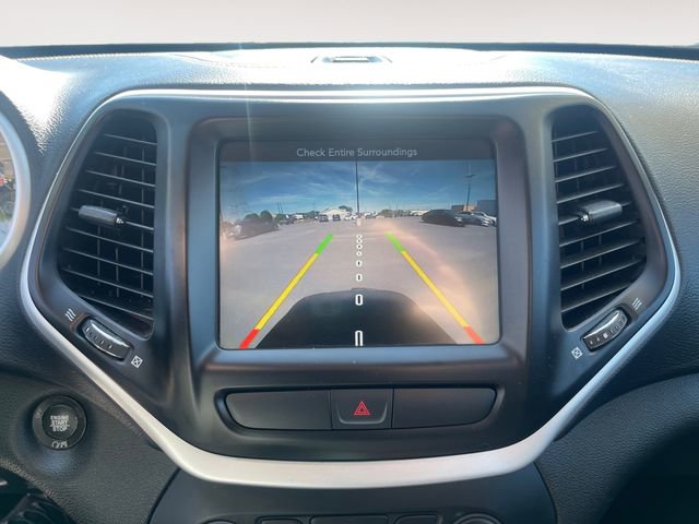 Used 2018 Jeep Cherokee Latitude Plus image 16