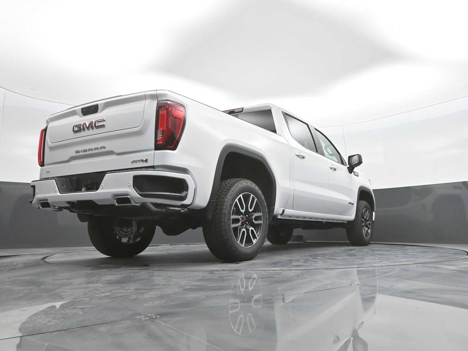New 2026 GMC Sierra 1500 AT4 w/ AT4 Premium Package AWD/4WD image 40