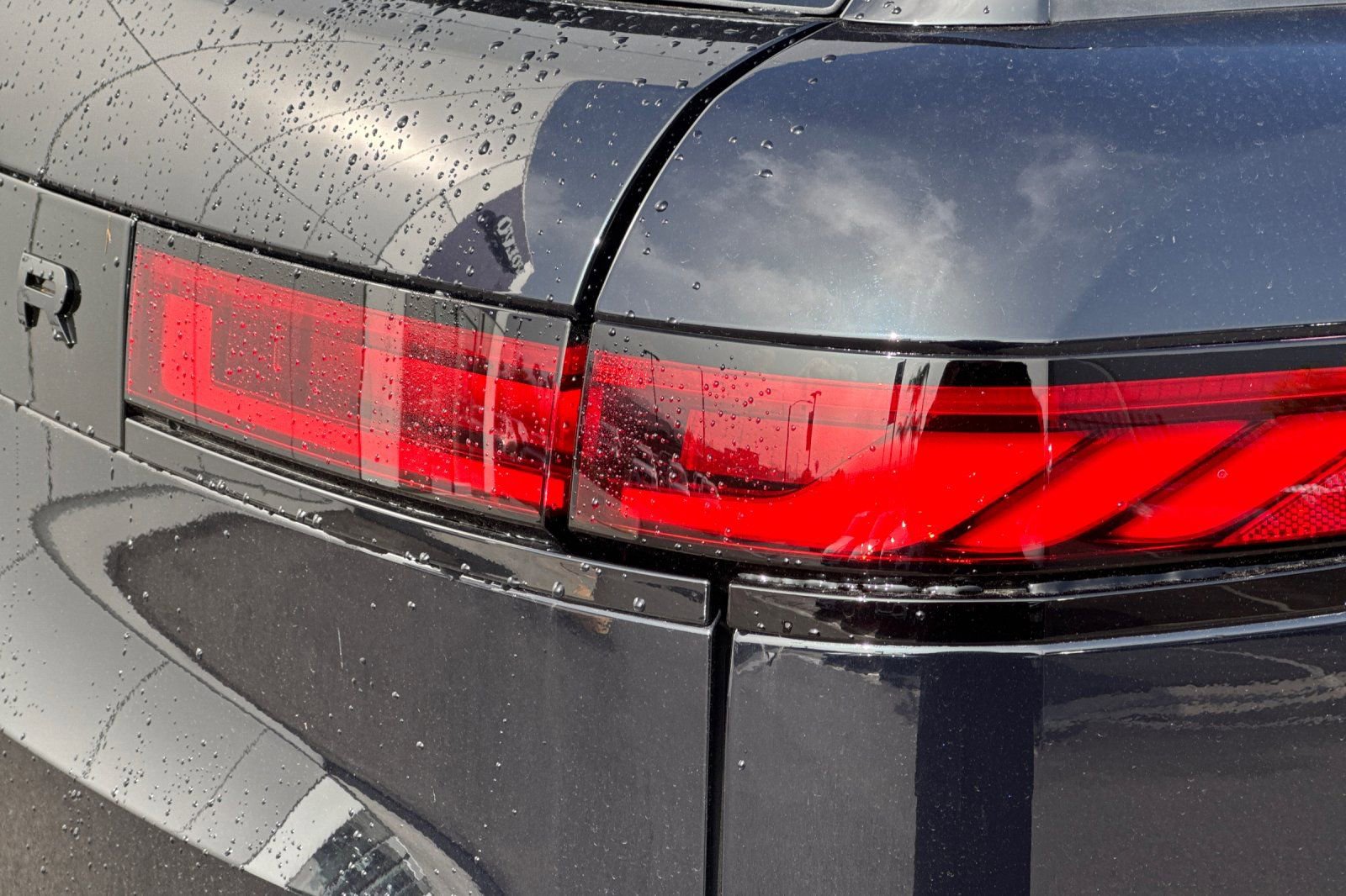 Used 2025 Land Rover Range Rover Sport SV Edition Two image 33