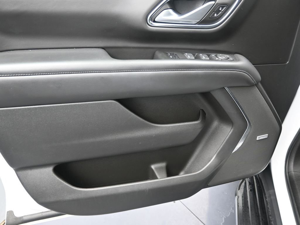 Used 2022 Chevrolet Tahoe LT w/ Luxury Package image 14