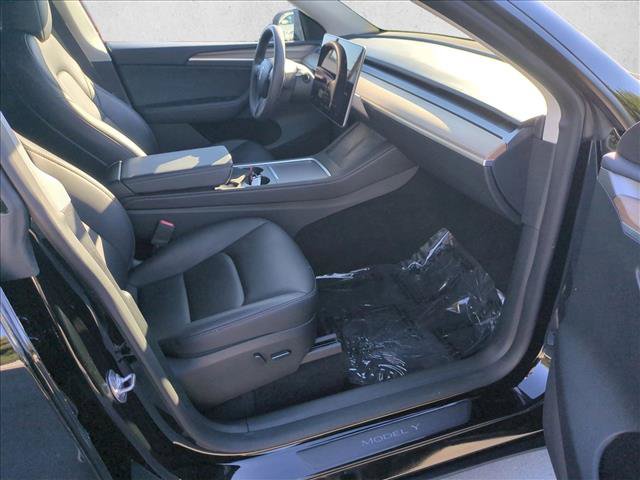Used 2023 Tesla Model Y Performance AWD/4WD image 21