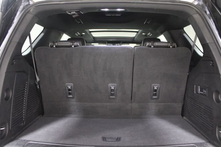 Used 2022 GMC Yukon SLT w/ SLT Premium Package image 14