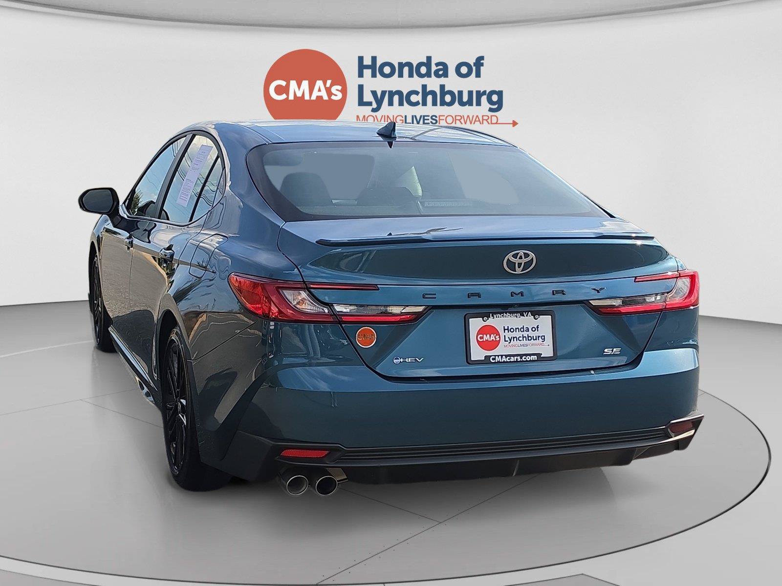 Used 2025 Toyota Camry SE w/ Multimedia Upgrade Package FWD image 3