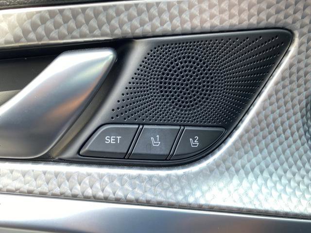 Used 2023 Genesis G70 3.3T w/ Sport Prestige Package image 12