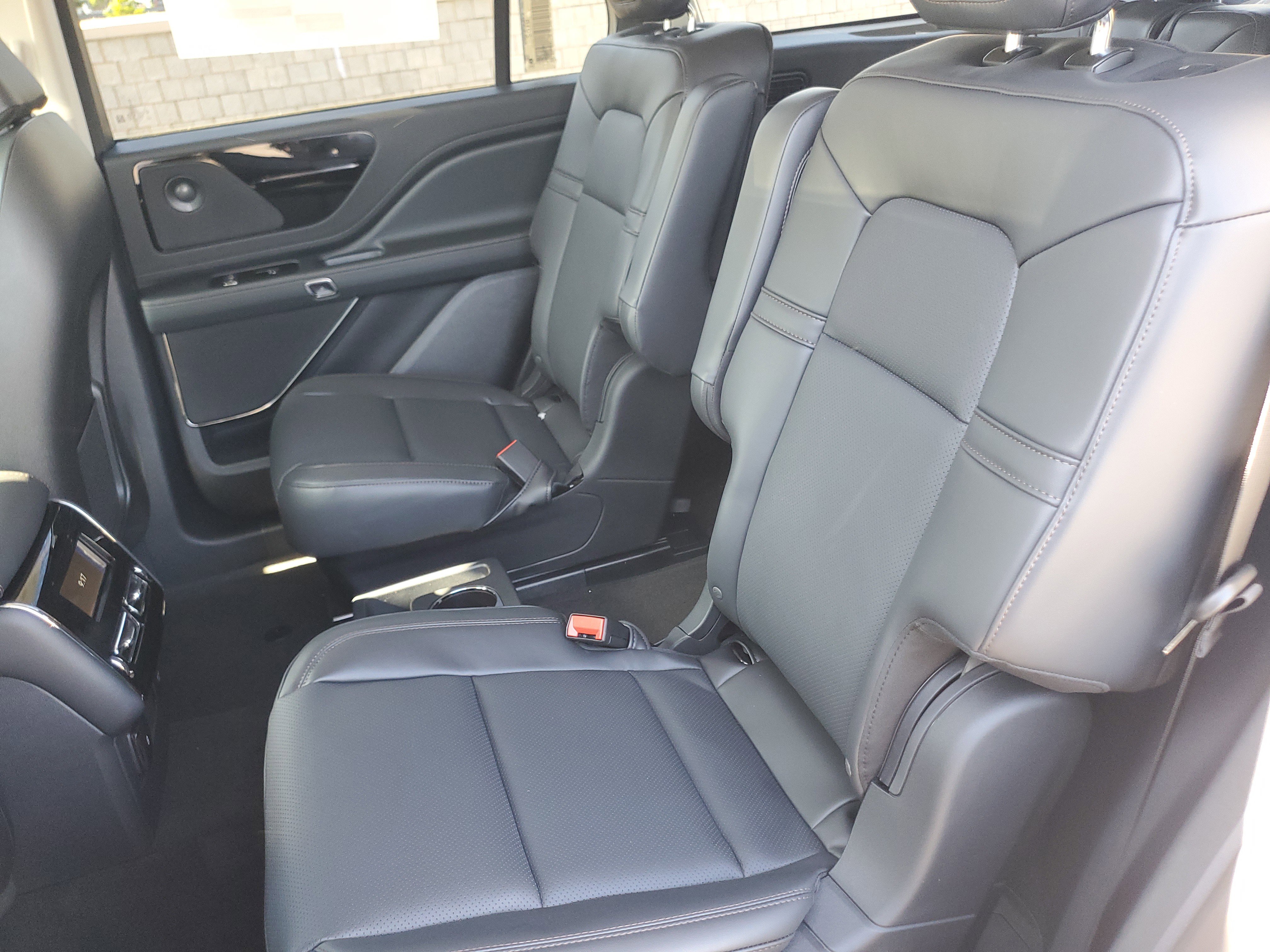 New 2026 Lincoln Aviator AWD image 25