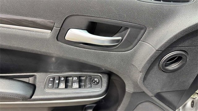 Used 2019 Chrysler 300 Touring w/ Sport Appearance Package image 21