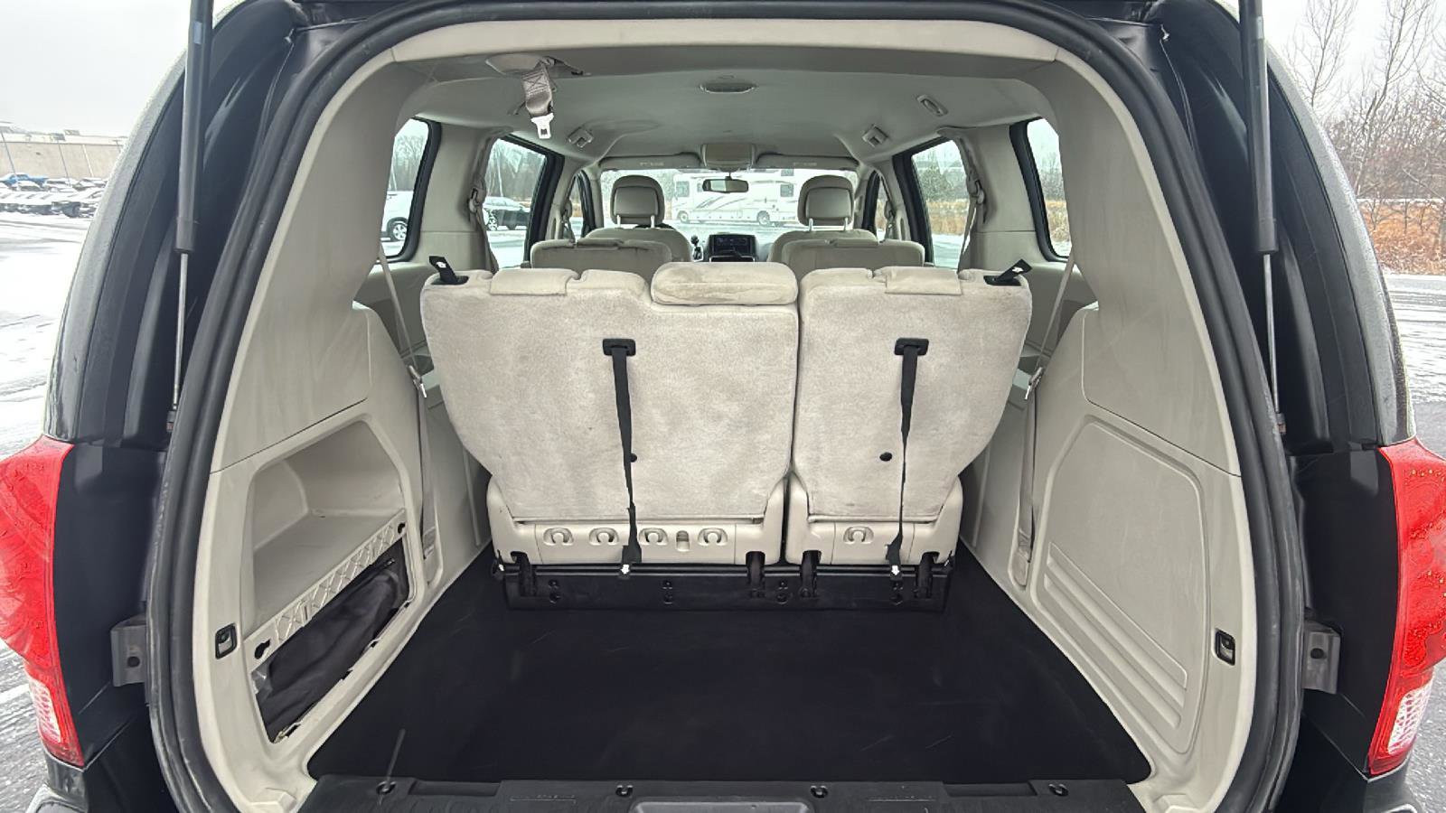 Used 2015 Dodge Grand Caravan American Value Package w/ UConnect Hands-Free Group image 22