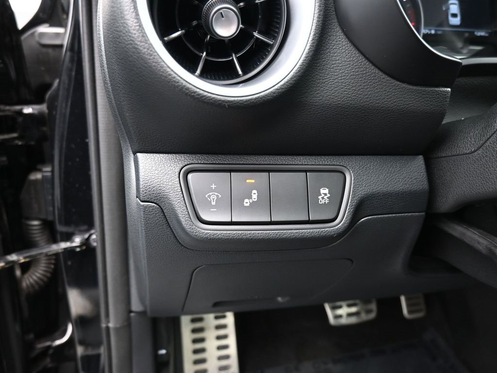 Used 2024 Kia Forte GT-Line w/ GT-Line Premium Package image 32