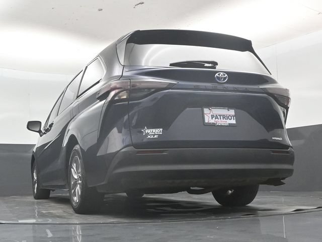Used 2023 Toyota Sienna XLE FWD image 49