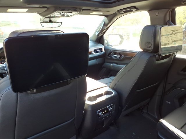 New 2026 GMC Yukon Denali w/ Denali Reserve Package AWD/4WD image 28