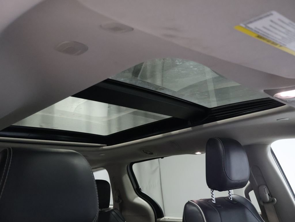 Certified 2023 Chrysler Pacifica Limited image 24