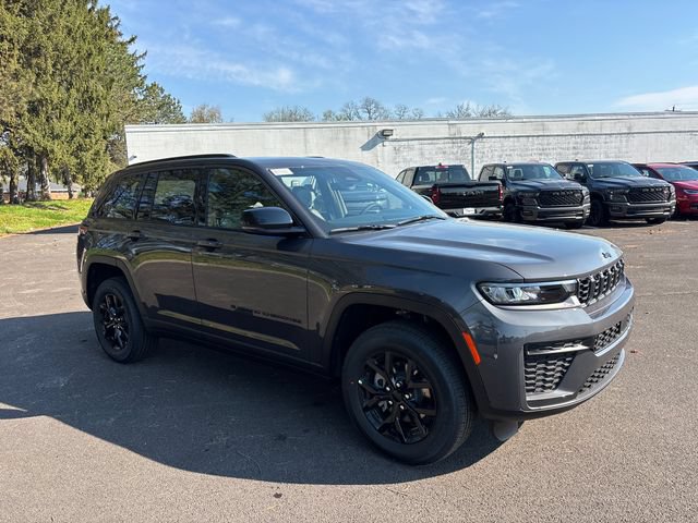 New 2026 Jeep Grand Cherokee Altitude AWD/4WD image 2