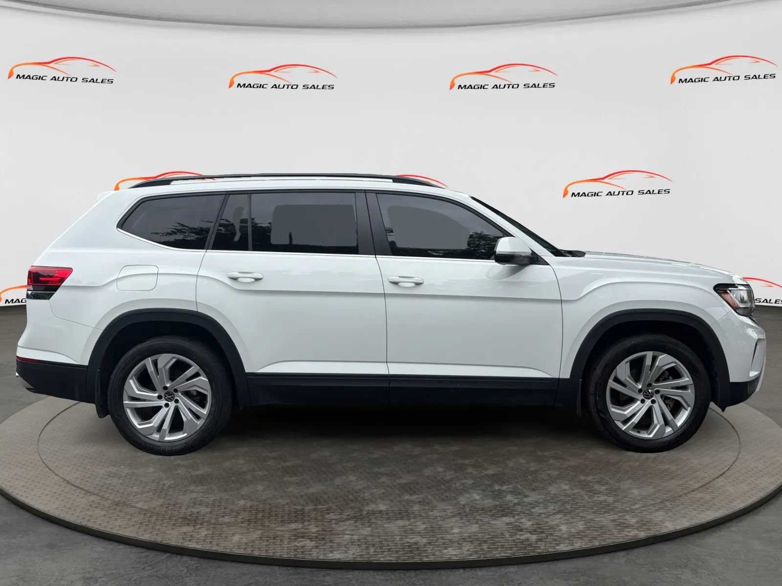 Used 2021 Volkswagen Atlas SE AWD/4WD image 6