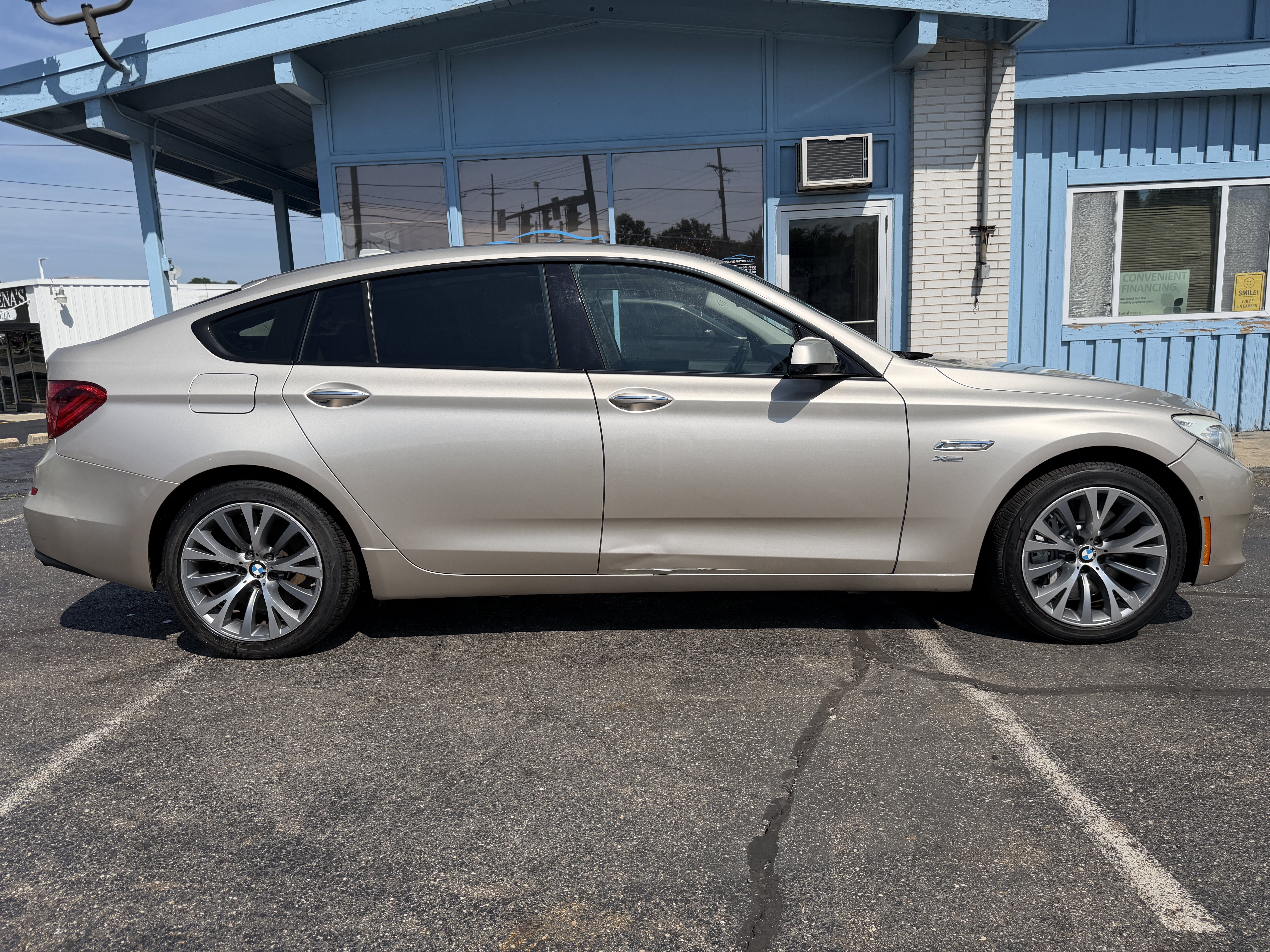 Used 2012 BMW 550i Gran Turismo xDrive w/ Driver Assistance Pkg AWD/4WD image 6