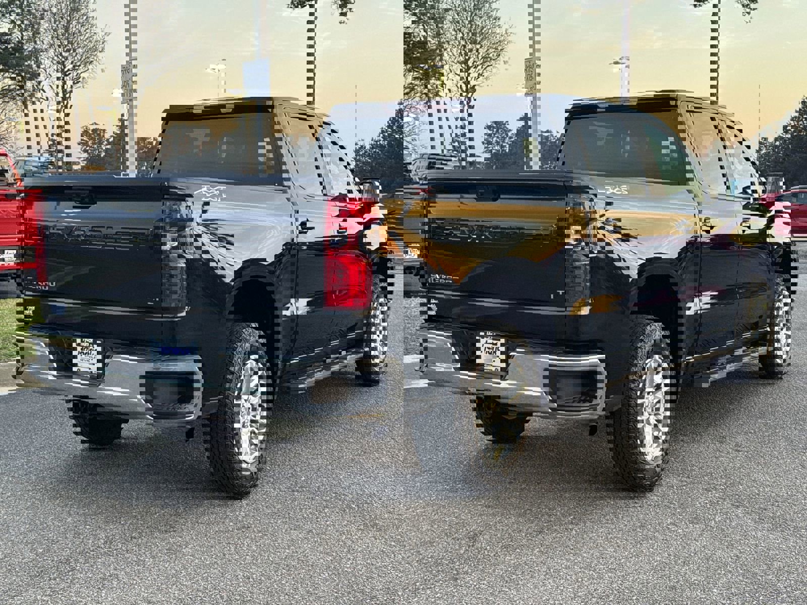 Used 2023 Chevrolet Silverado 1500 LT image 10