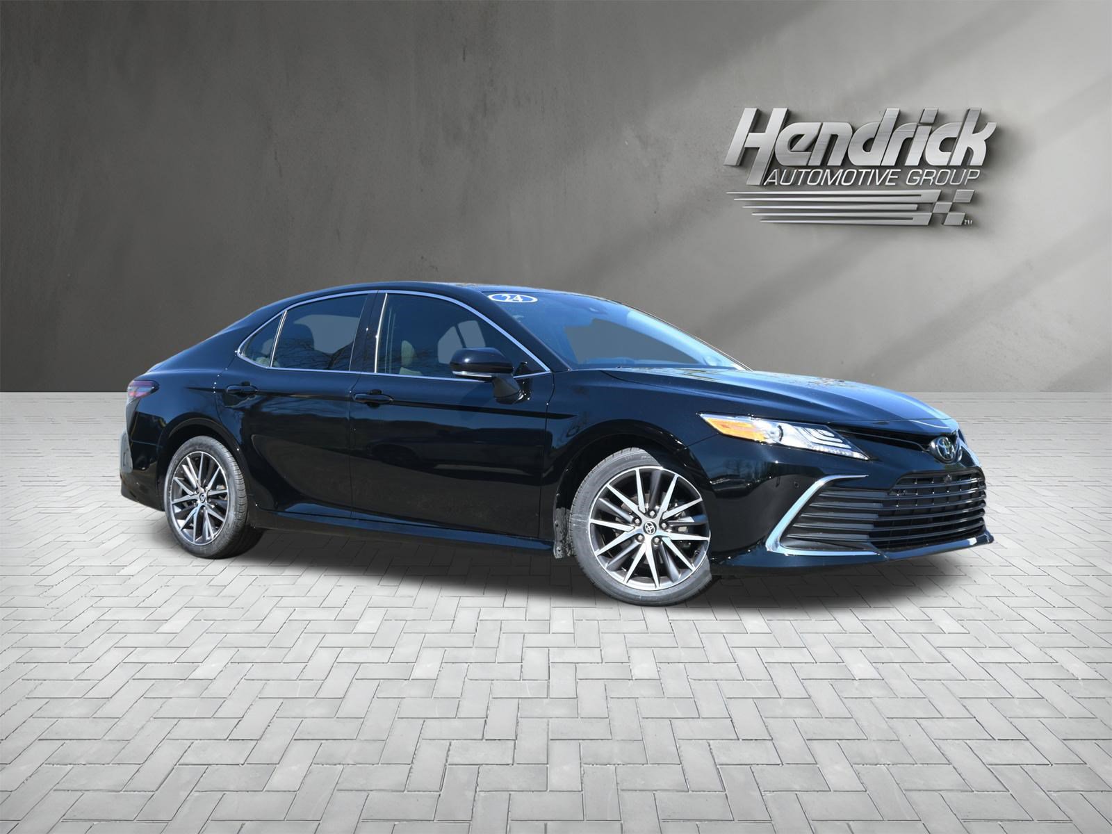 Used 2024 Toyota Camry XLE image 2