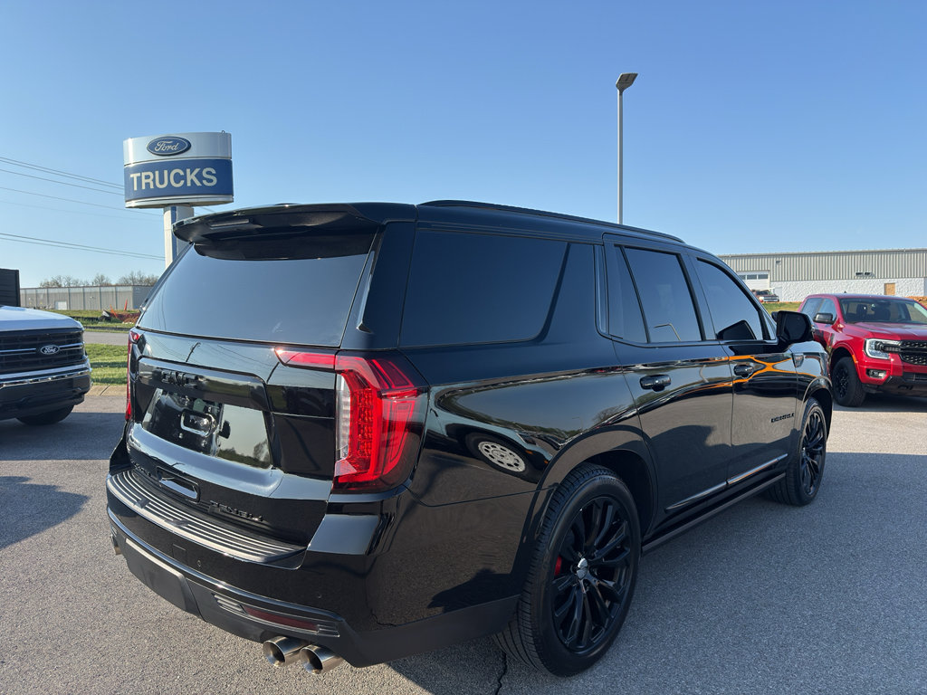 Used 2023 GMC Yukon Denali AWD/4WD image 5