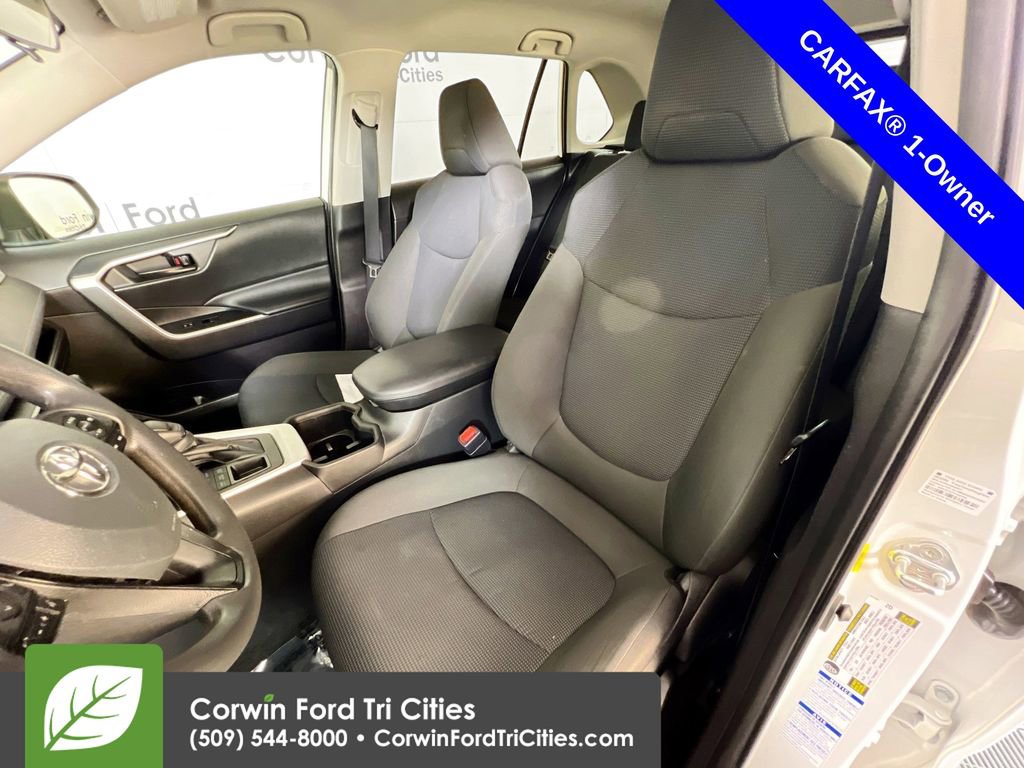 Used 2022 Toyota RAV4 LE image 23