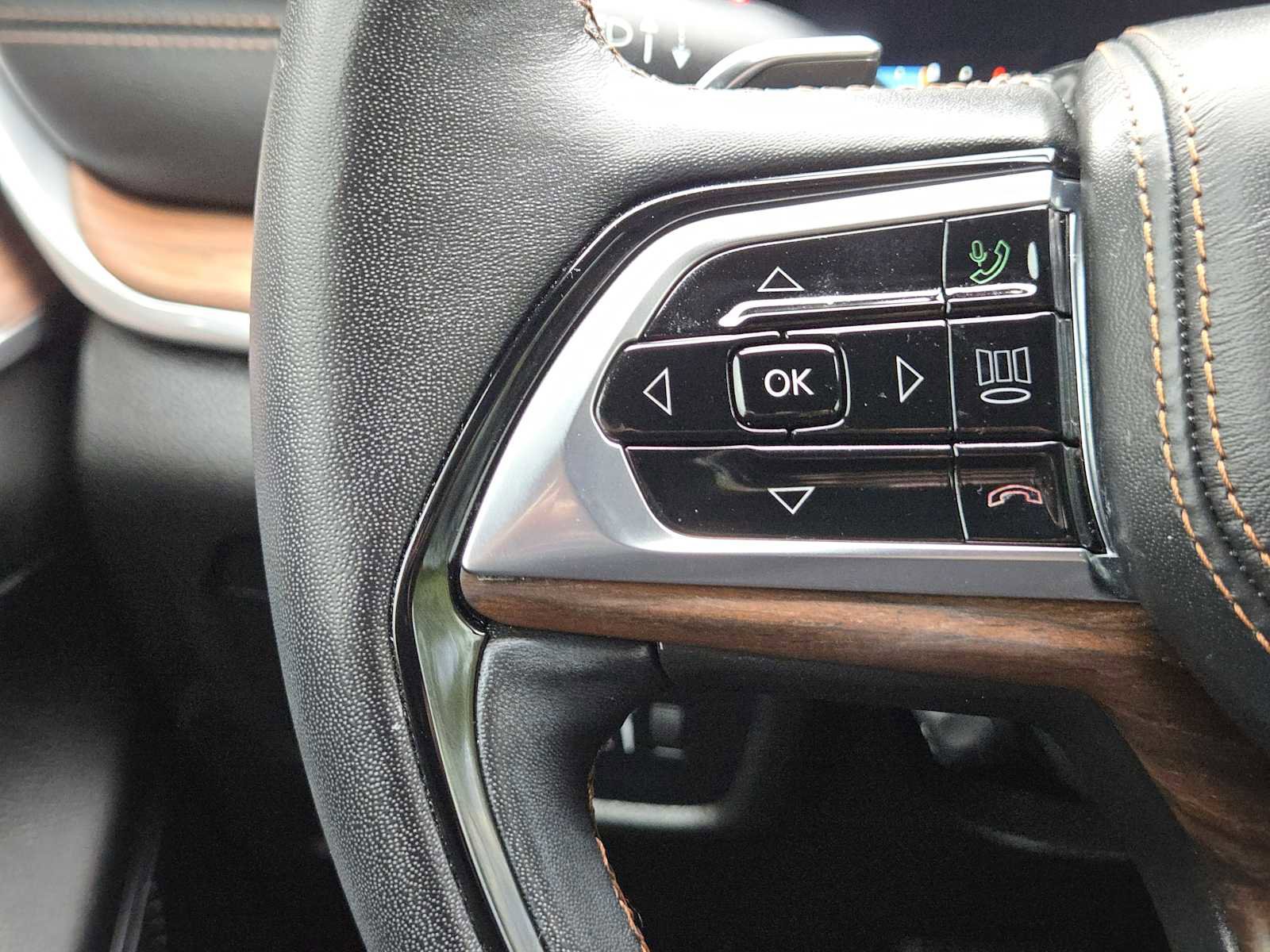 Used 2023 Jeep Grand Cherokee L Summit w/ Luxury Tech Group V image 27