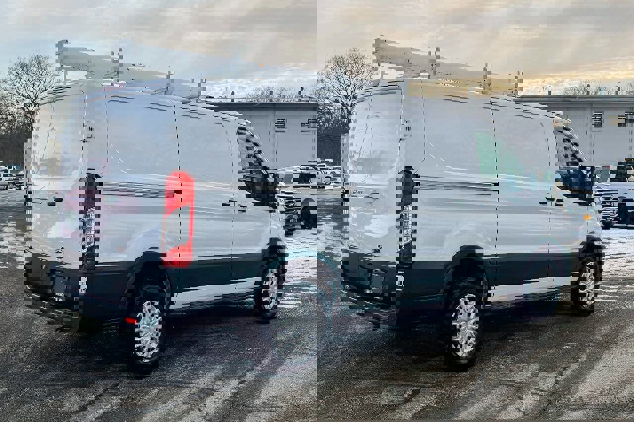Used 2023 Ford E-Transit Low Roof image 3