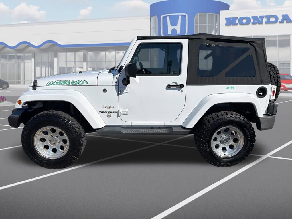 Used 2017 Jeep Wrangler Sahara w/ Connectivity Group image 5