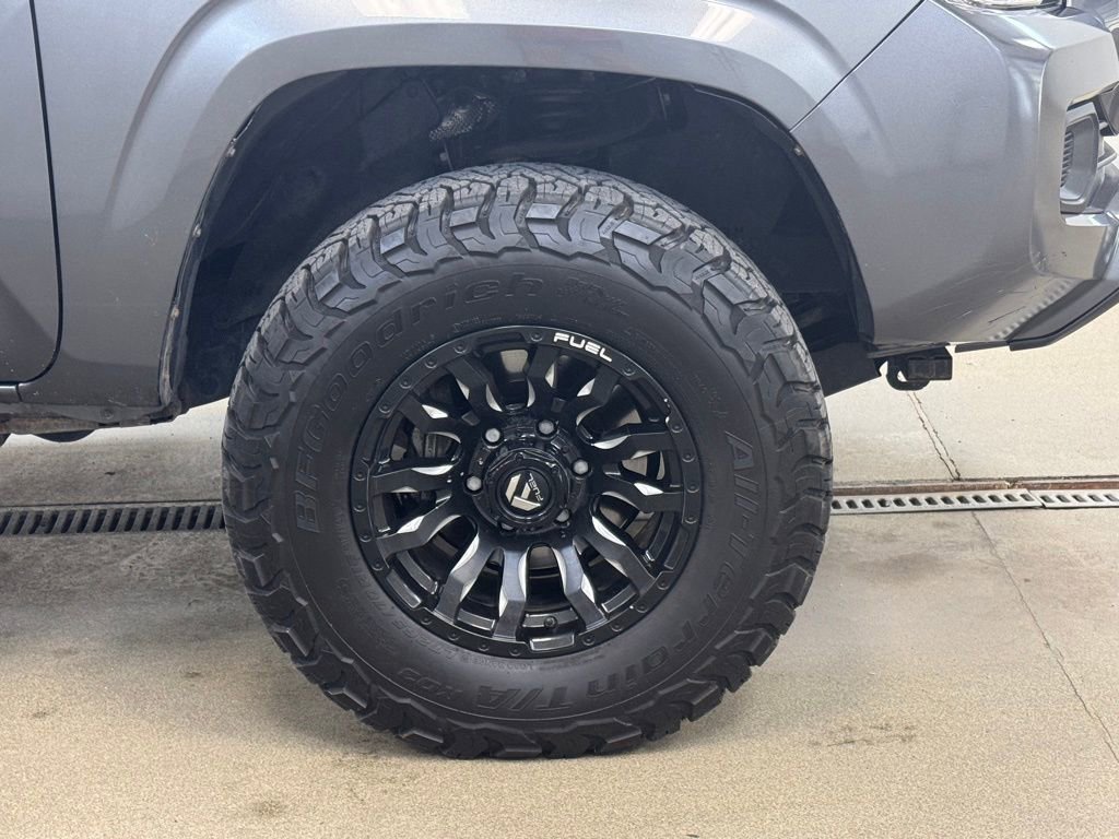Used 2019 Toyota Tacoma SR w/ SR Convenience Package AWD/4WD image 4