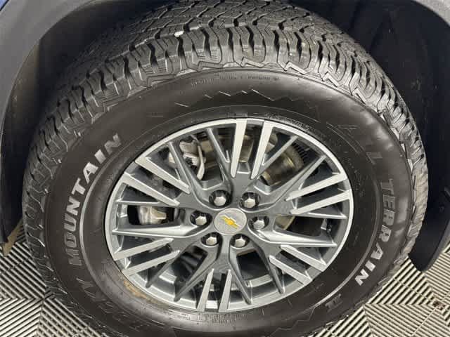 Used 2024 Chevrolet Traverse LT w/ LPO, Floor Liner Package FWD image 11